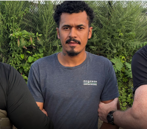 Brasileiro acusado de homicídio no Brasil e preso pelo ICE em Massachusetts recorre à justiça para tentar impedir remoçã